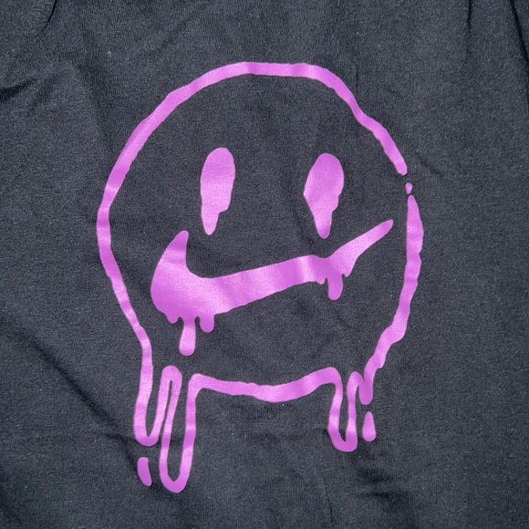 Nike T shirt, melting smile. BLACK/PURPLE Limited Edition - Picture 5 of 5